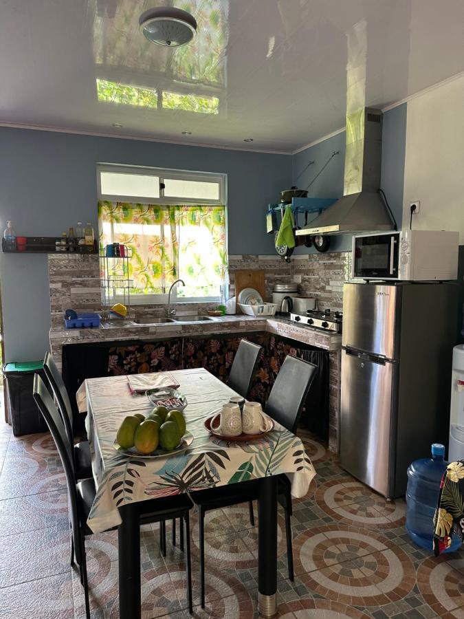Vaiotaha Lodge بورا بورا المظهر الخارجي الصورة