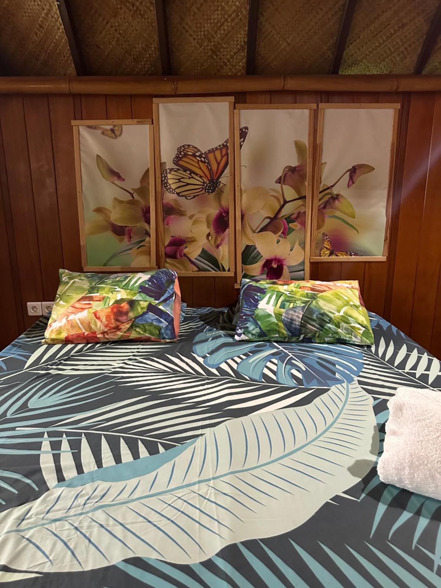 Vaiotaha Lodge بورا بورا المظهر الخارجي الصورة